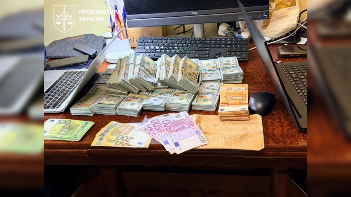 Суд взяв під варту начальника поліції Івано-Франківщини Сергія Безпалька та його заступника Володимира Яцюка