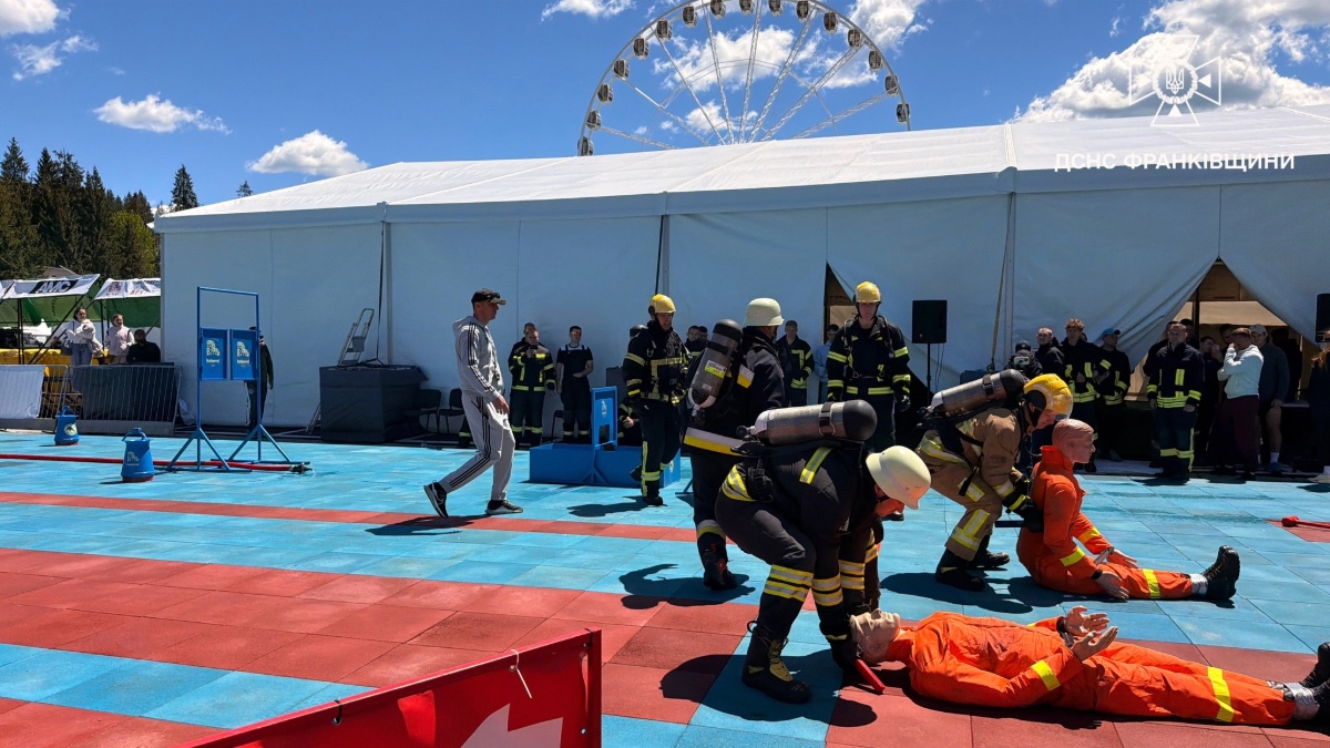 Чемпіонат ДСНС «Найсильніший пожежний-рятувальник Firefighter Challenge» на Івано-Франківщині