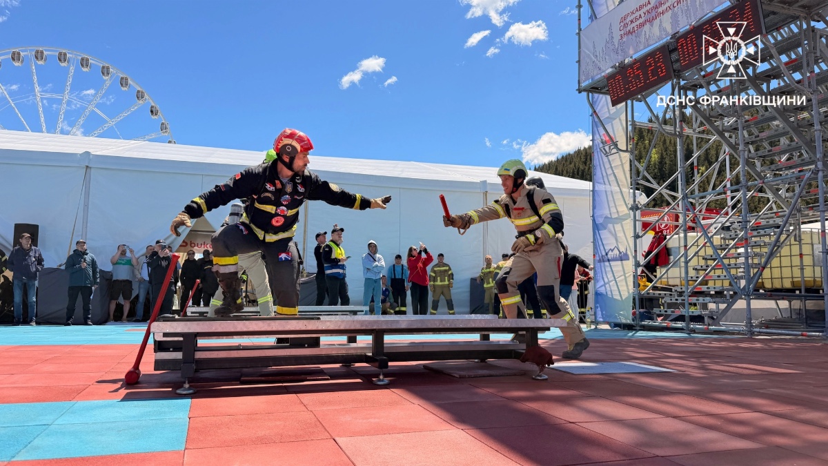 Чемпіонат ДСНС «Найсильніший пожежний-рятувальник Firefighter Challenge» на Івано-Франківщині