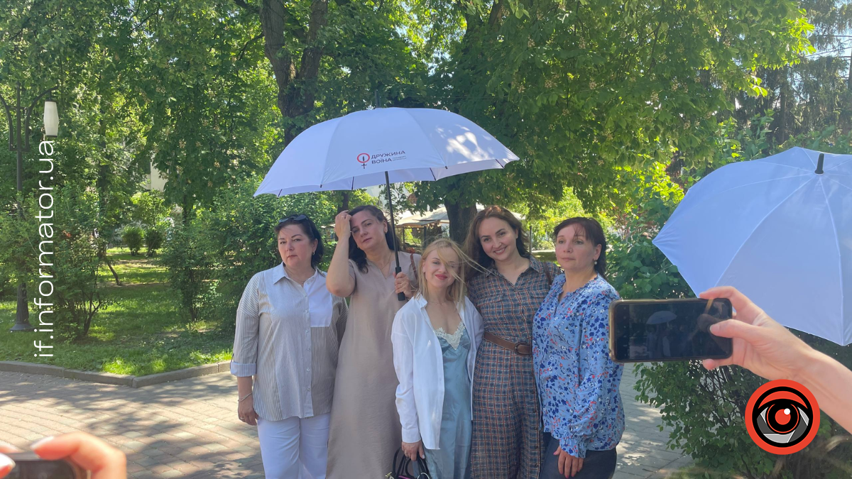 Вистава за участю дружин військових