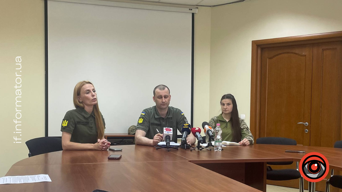 працівники ОТЦК допоповіли про зміни в контрактній службі