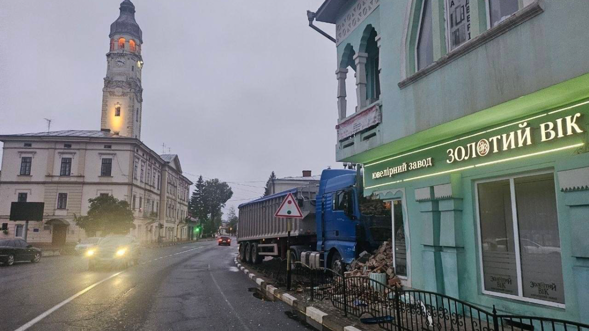 Історична будівля у Снятині