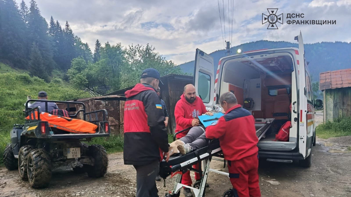 Рятувальники допомогли туристці