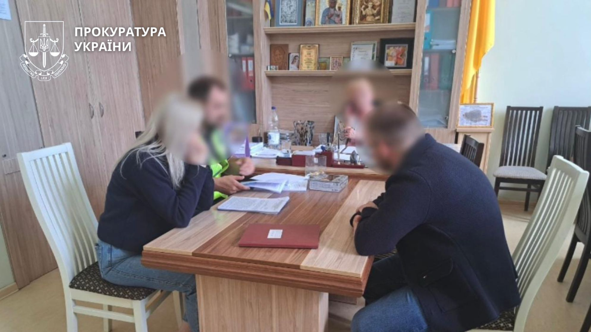 Понад 2 млн грн на «медичні послуги»: директорка лікарні на Франківщині організувала подання фіктивних даних до НСЗУ