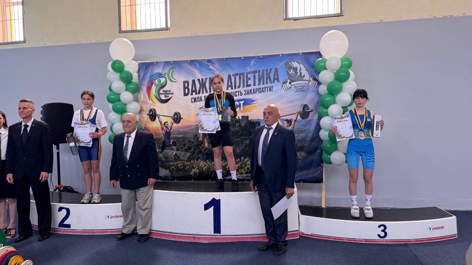 Чемпіони та призери Всеукраїнських змагань з важкої атлетики.