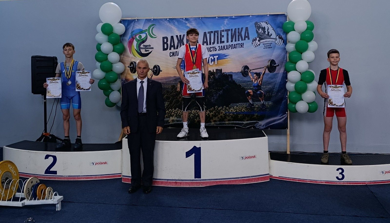Чемпіони та призери Всеукраїнських змагань з важкої атлетики.