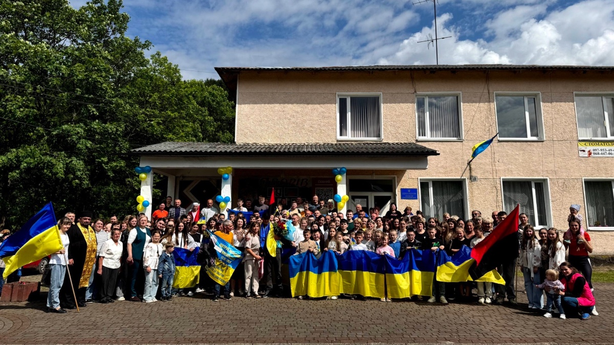 Зустріч звільненого з російського полону Івана Мицканюка. Фото: Косівська районна військова адміністрація
