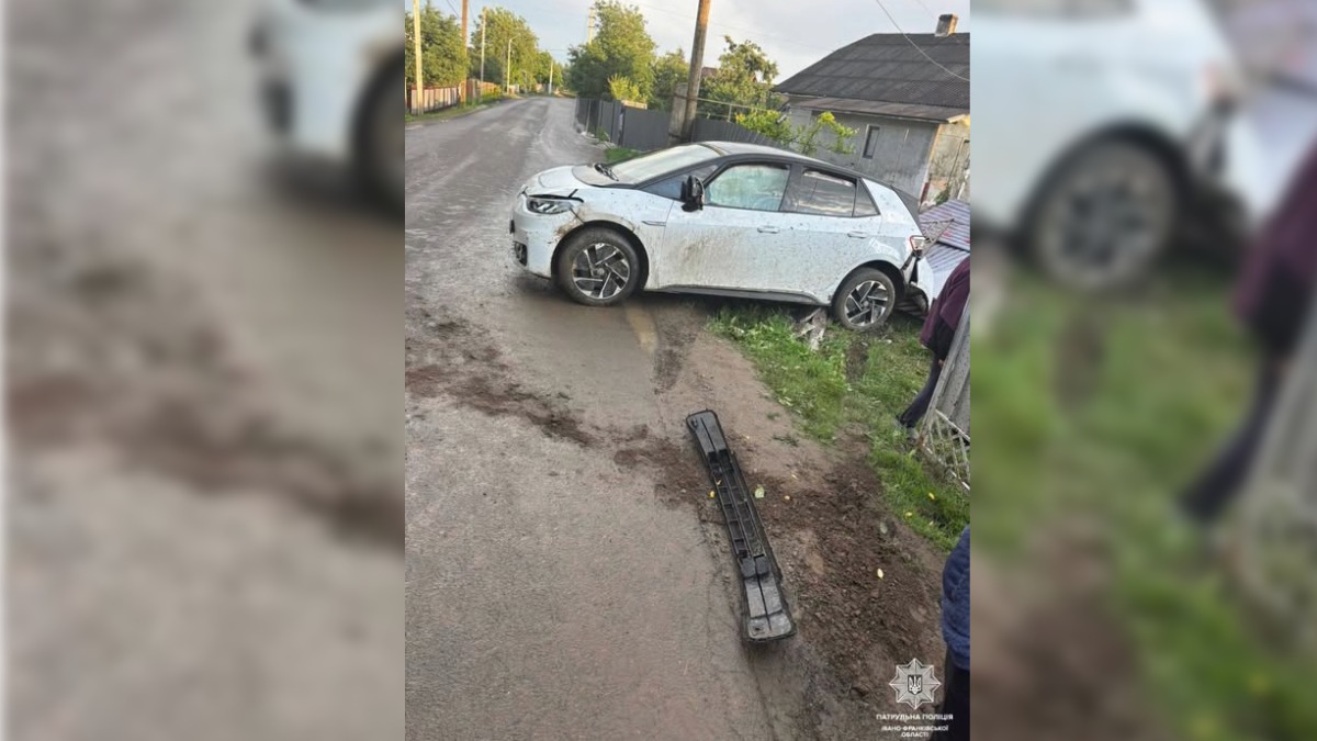 У селі Вовчинець сталася дорожньо-транспортна пригода за участю автомобіля Volkswagen.