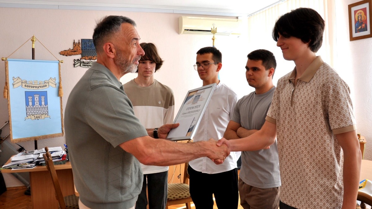Четверо школярів з Богородчанської громади отримали по 200 балів на НМТ
