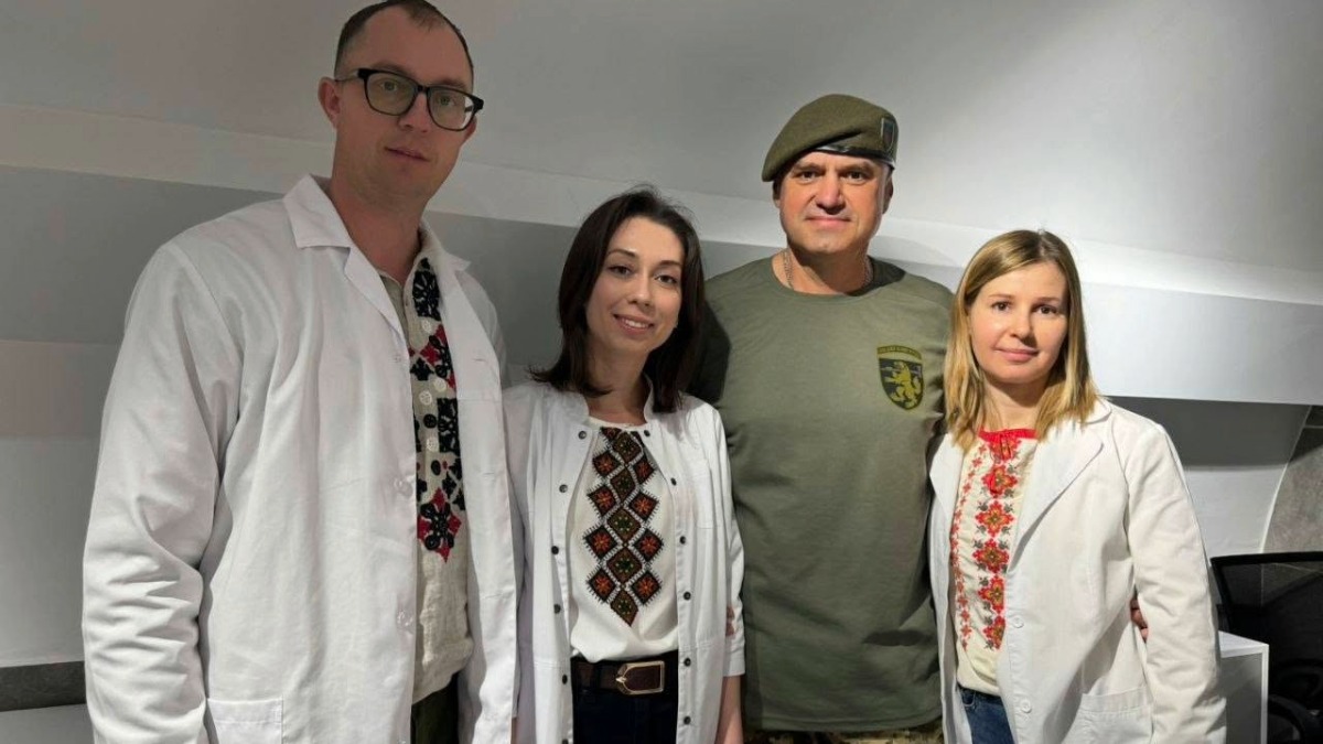 «Військовий, який носив нам квіти»: франківські медики врятували життя офіцеру ЗСУ