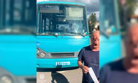 На Прикарпатті водій маршрутного ТЗ перетнув подвійну суцільну лінію розмітки та проїхав на заборонений сигнал світлофора