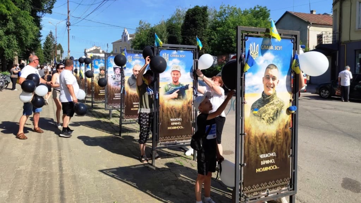 Під час велопробігу на підтримку полонених та зниклих безвісти бійців у Тлумачі 28 червня 2026 року. Фото: Тлумацька міська рада