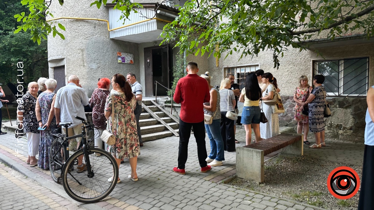 Зустріч мешканців пошкодженої внаслідок атаки рф багатоповерхівки на вулиці Коновальця із міським головою Івано-Франківська 30 червня 2026 року