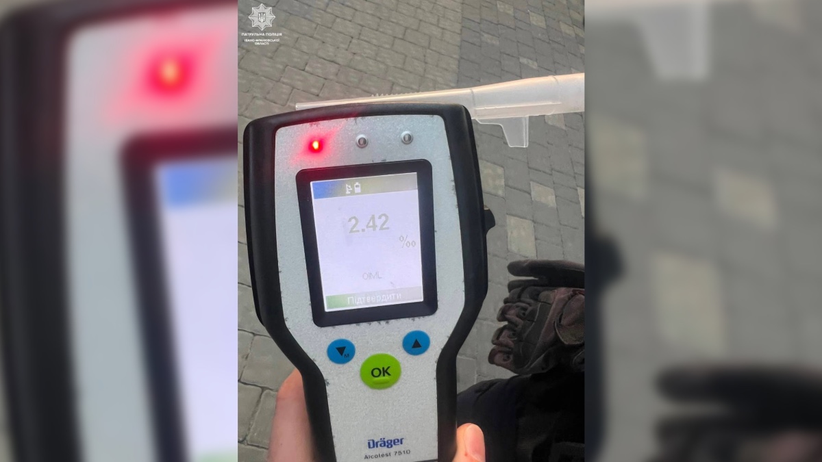 Франківські патрульні склали три адмінматеріали на нетверезого водія