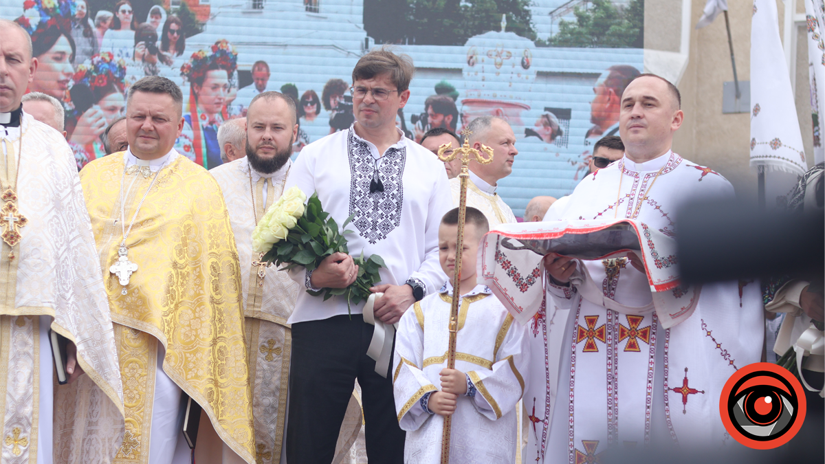 Передача мощей святого Івана Хрестителя з Ватикану храму Архистратига Михаїла у Калуші. Фото: Інформатор Калуш