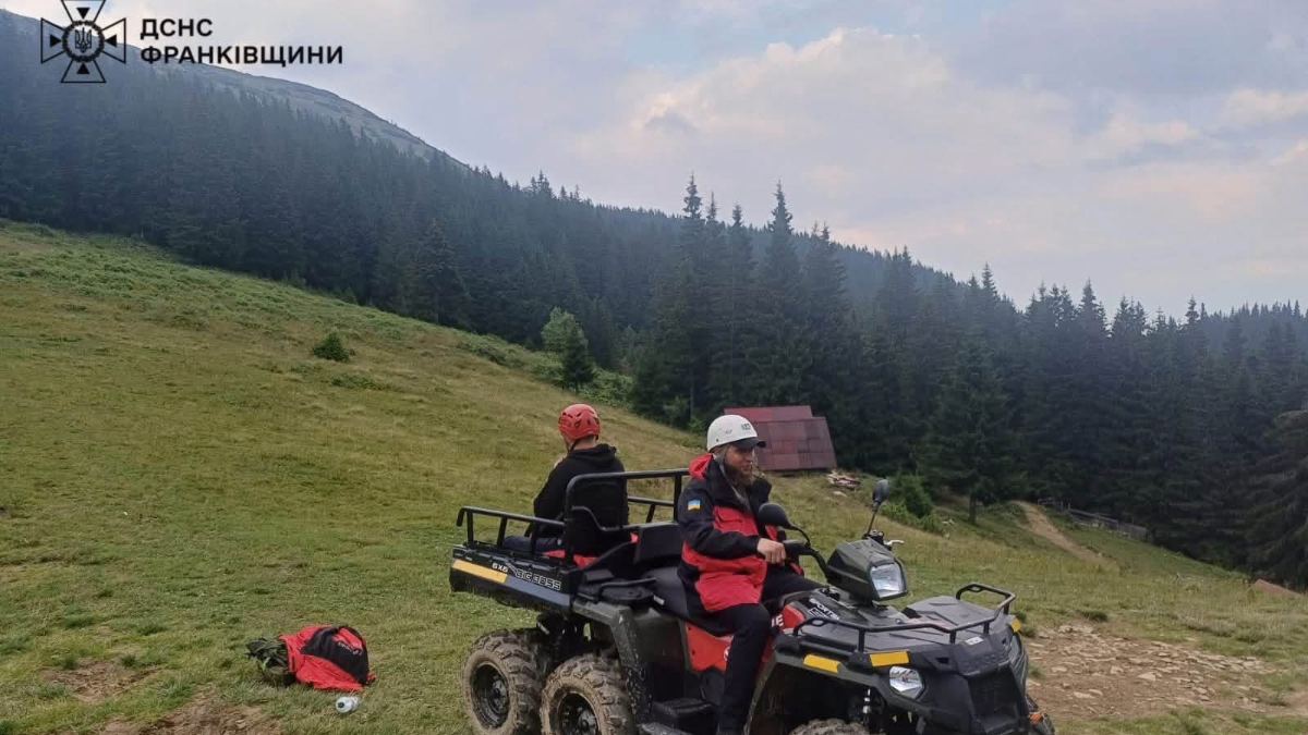 Рятувальники з Прикарпаття допомогли туристу