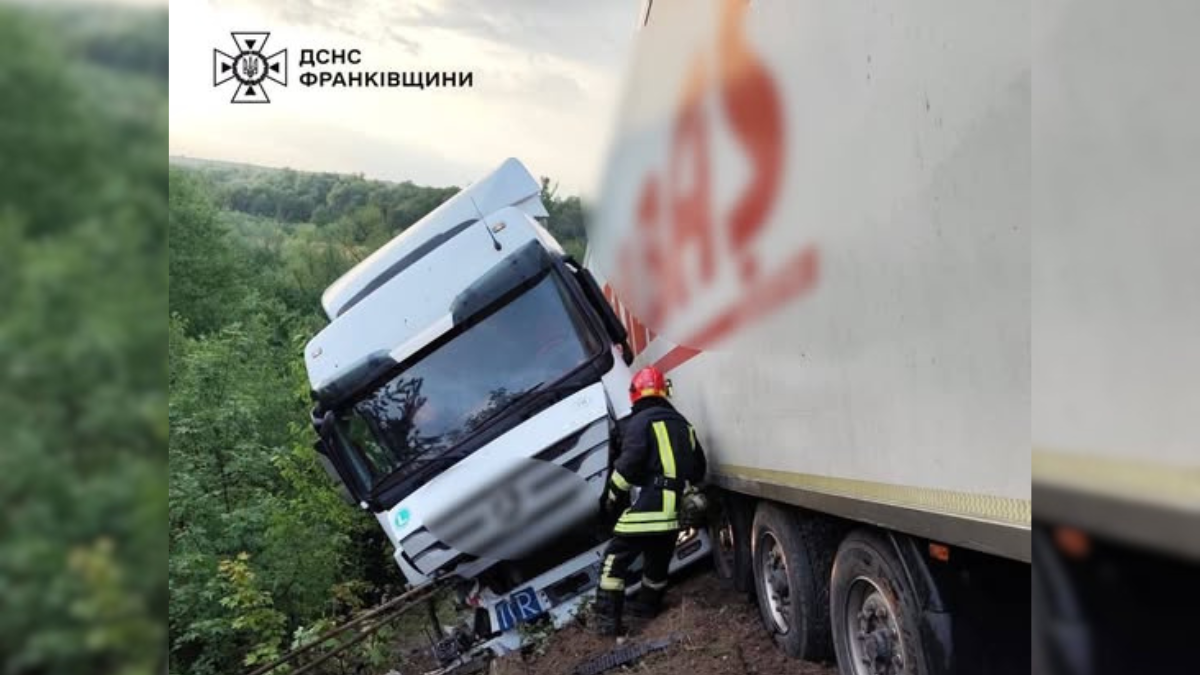 у галичі сталася дтп за участі вантажівки