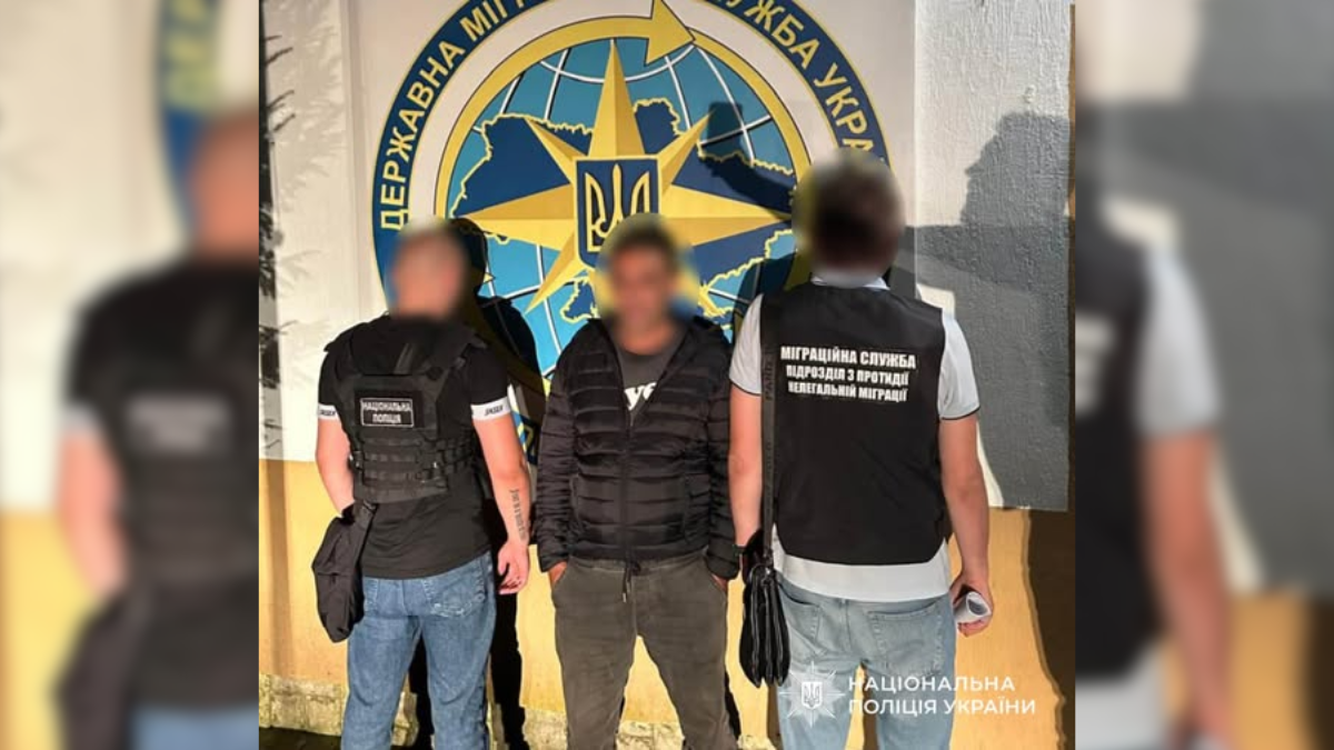 Правоохоронці Франківщини виявили іноземця, який майже 20 років незаконно перебував в Україні