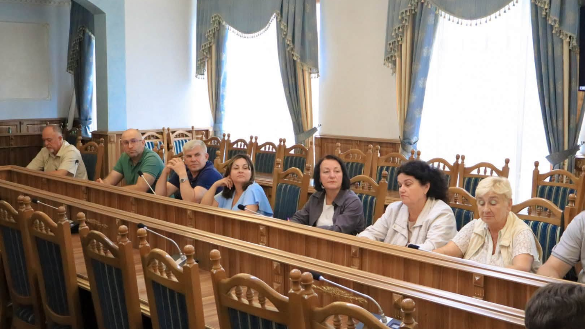 Зарплатні борги та екологічні ризики: як рятуватимуть «Карпатнафтохім» у Калуші