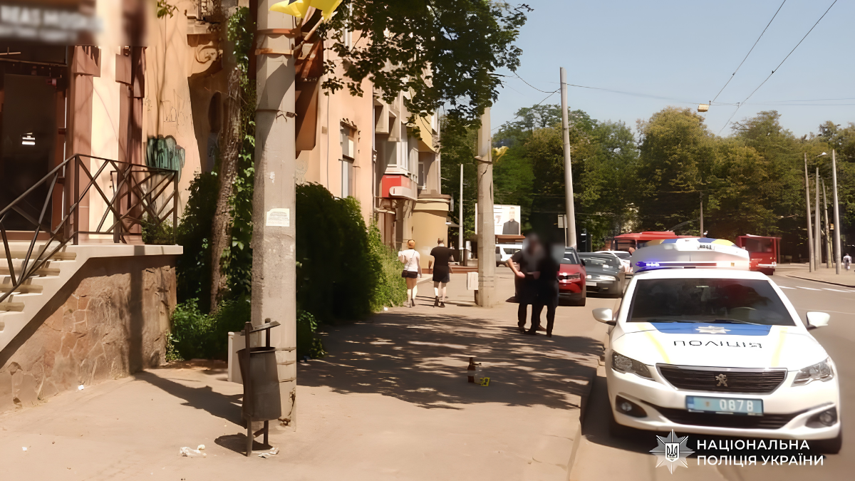Поліція затримала двох прикарпатців, причетних до грабежів у Франківську та Долині