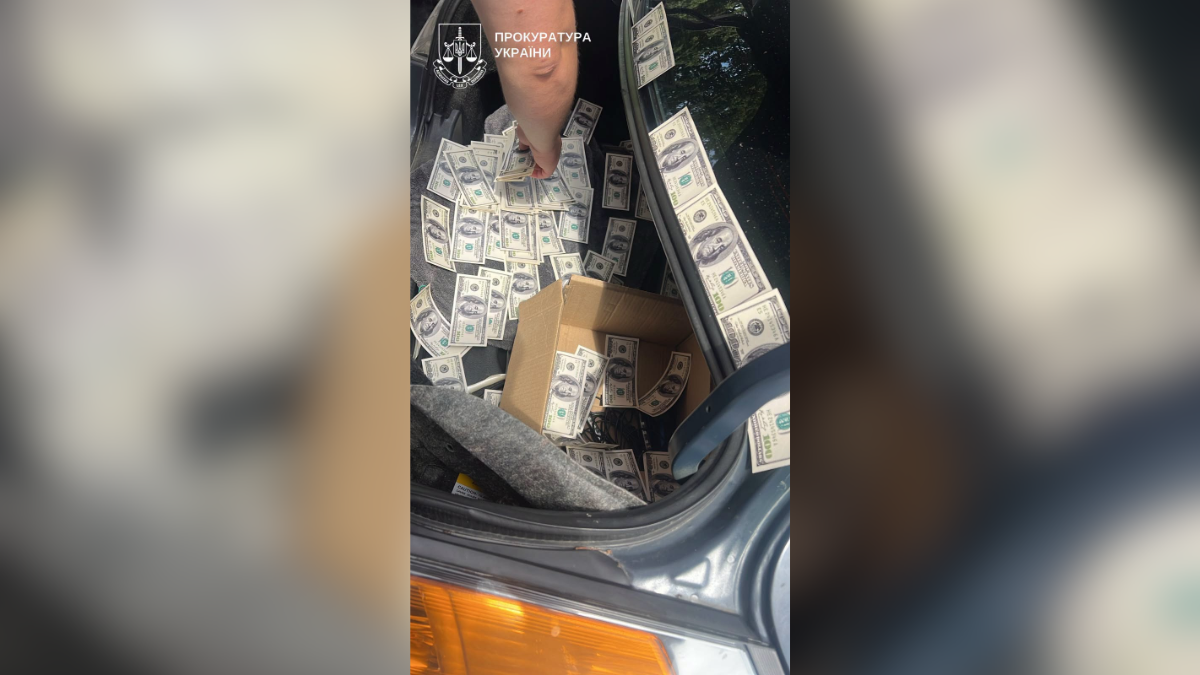 В організації схеми втечі за кордон підозрюють житля Прикарпаття