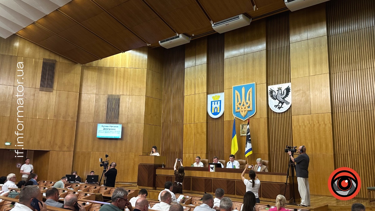ід час чергової 49-ї сесії Івано-Франківської обласної ради обранці підтримали рішення ліквідації гаражних приміщень на вулиці Шевченка, 4