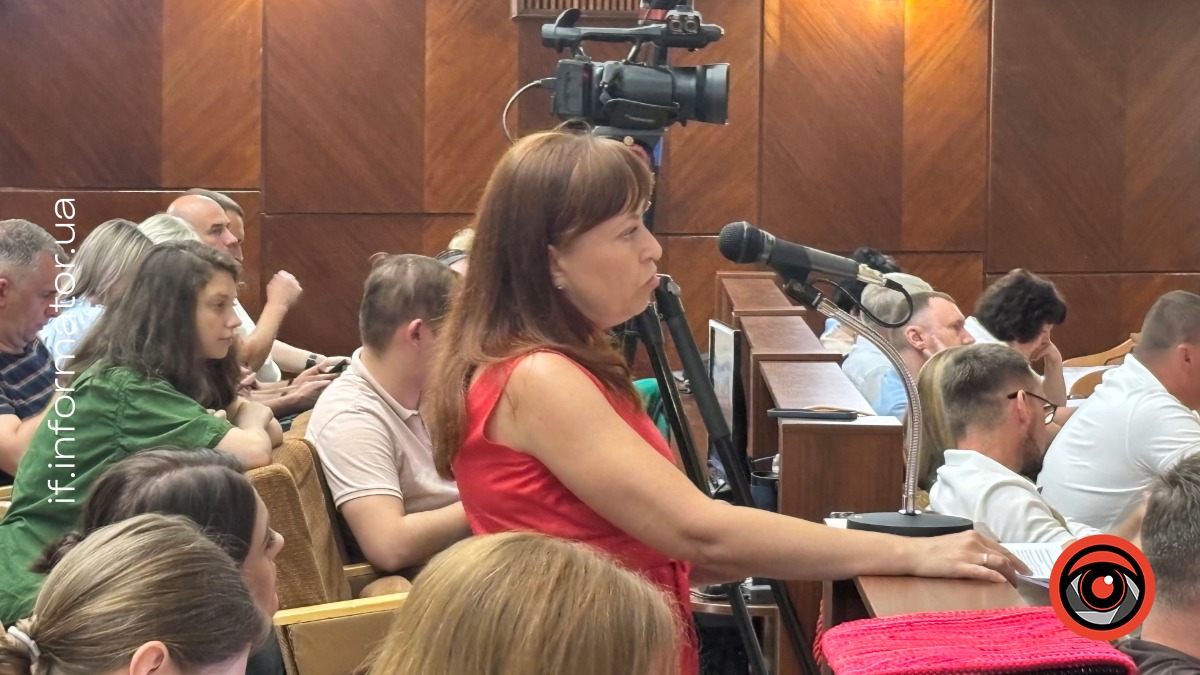 В Івано-Франківську жителі багатоповерхівки на вулиці Стуса, 42 виступають проти будівництва багатоквартирної житлової забудови поблизу їхніх помешкань