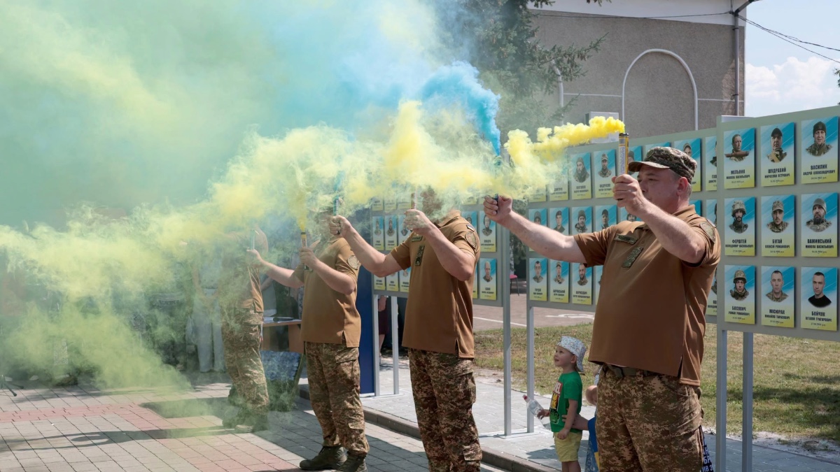 Відкриття Алеї віри та надії у Тисмениці Івано-Франківської області. Джерело світлини: Тисменицька міська рада