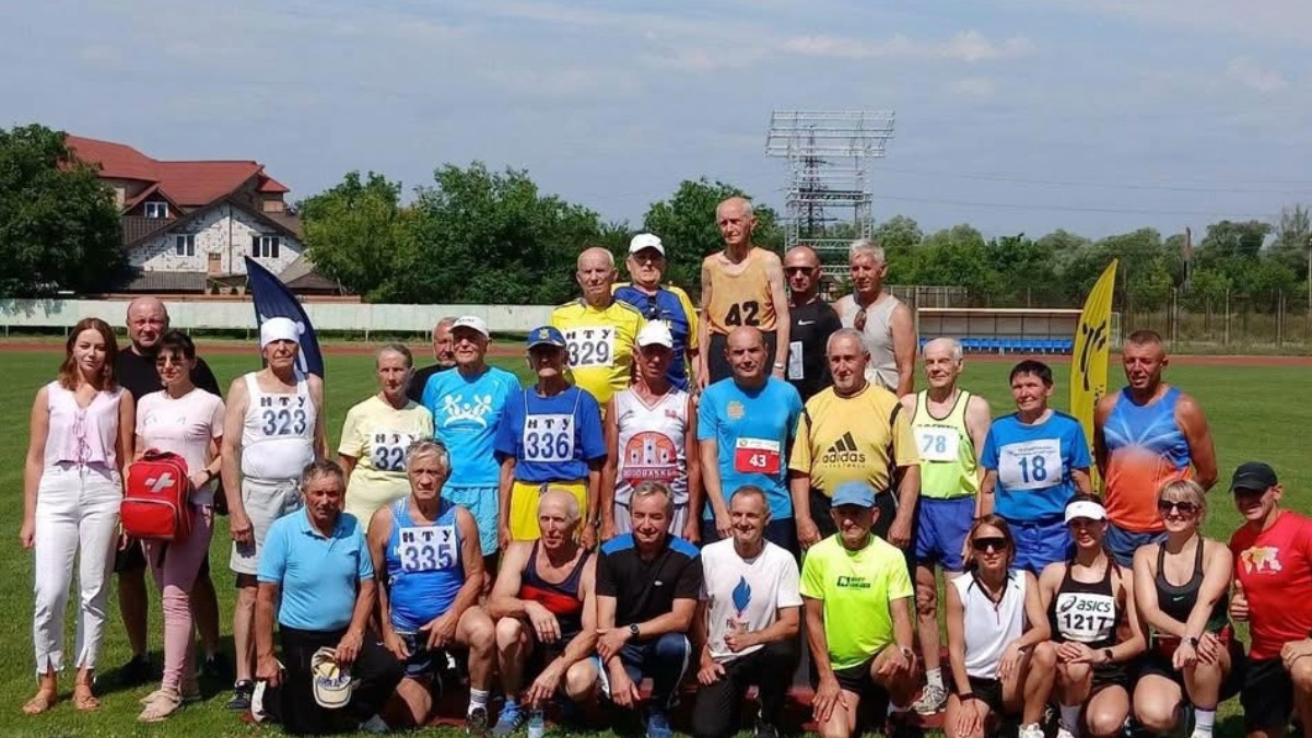 В Івано-Франківську відбувся чемпіонат області та міста з легкої атлетики серед ветеранів.