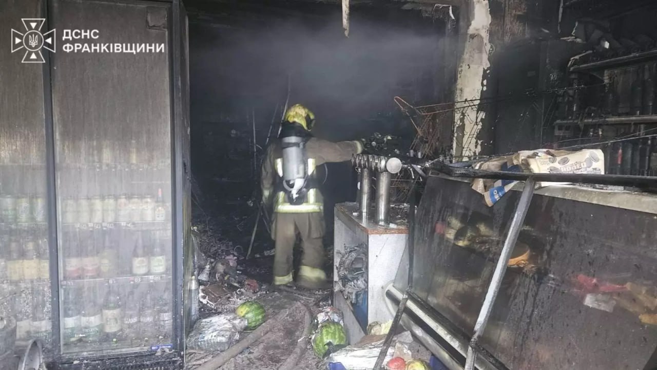 Загорівся магазин на Коломийщині