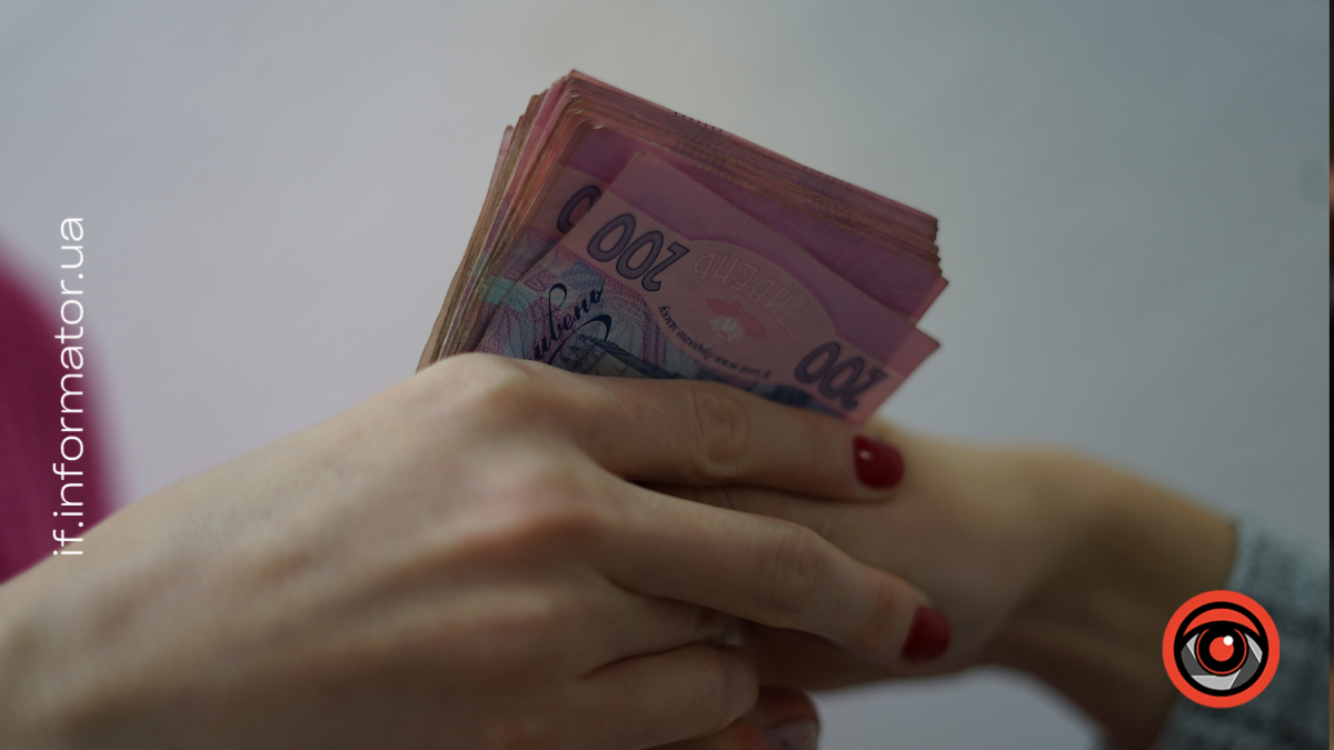 Івано-Франківський міський суд виніс вирок жінці, яка пропонувала хабар одному з посадовців Південно-Західного міжрегіонального управління Державної служби з питань праці.