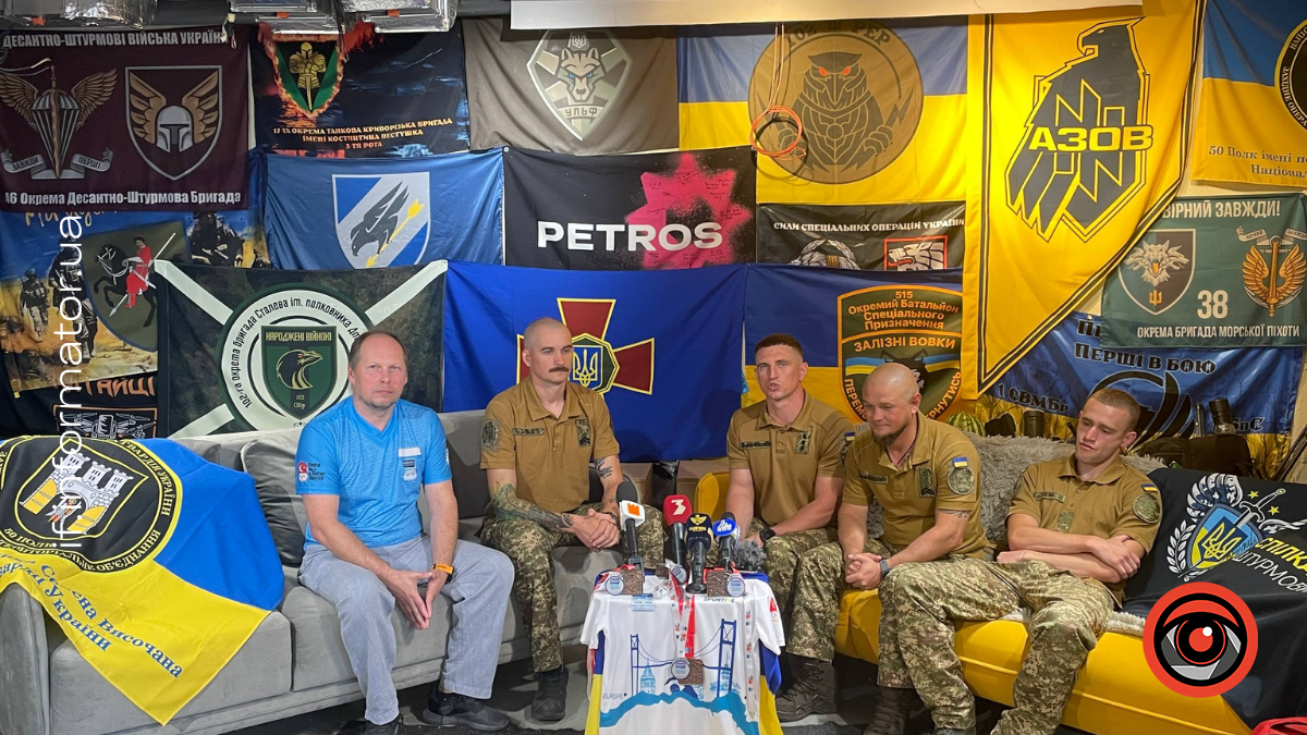 Ветерани з Прикарпаття перепливли Босфор менше ніж за дві години