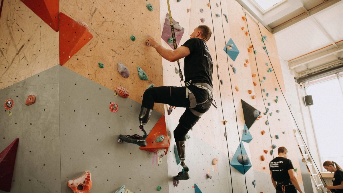 Програма «The Adaptive Climbing Program» в Івано-Франківську. Джерело світлини: «Ветараницивільні Петрос»