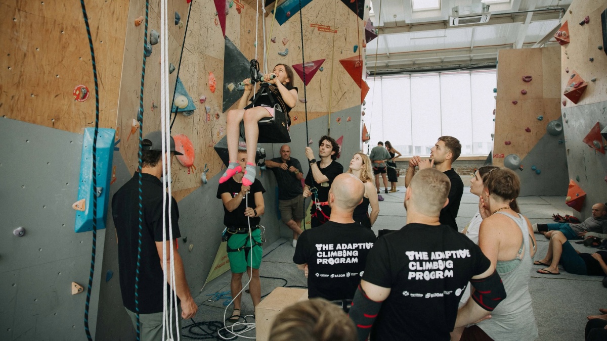 Програма «The Adaptive Climbing Program» в Івано-Франківську. Джерело світлини: «Ветараницивільні Петрос»