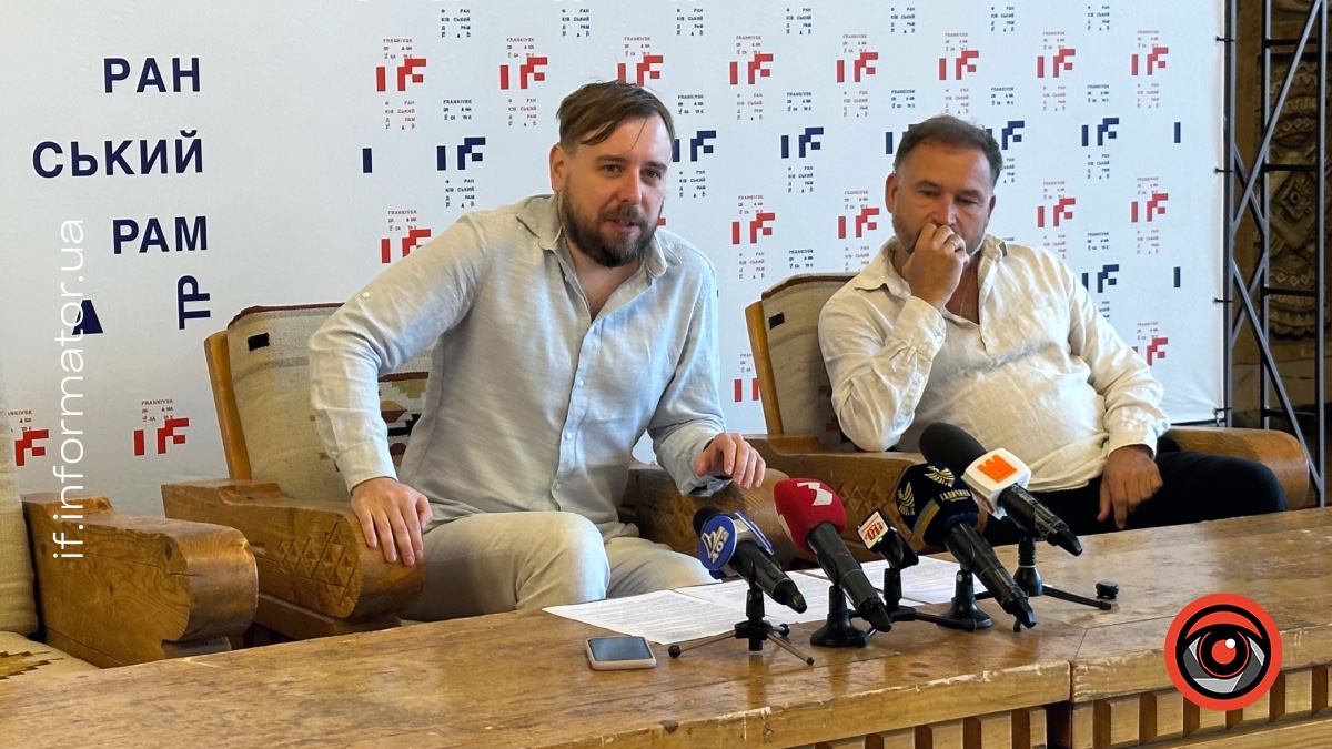 Режисер Дмитро Захоженко під час пресконференції з нагоди відкриття чергового 116-го театрального сезону