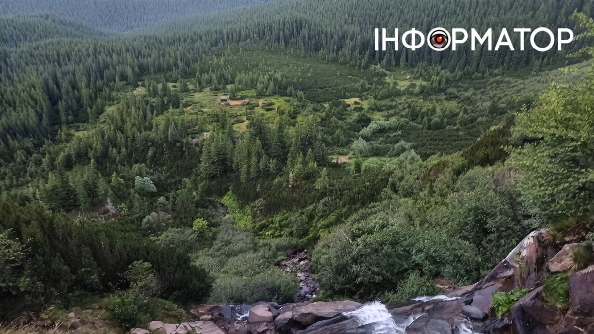 На Прикарпатті туристка загинула, ймовірно, через падіння з водоспаду