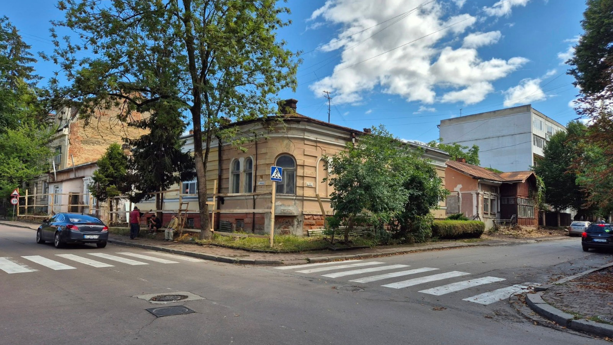 Вулиця Матейки, 40 у Франківську
