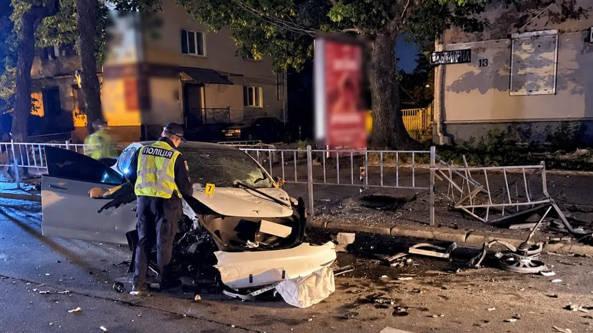 У центрі Франківська п’яний водій спричинив аварію