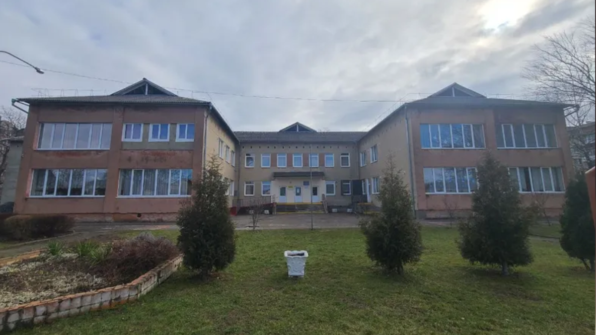 У Франківську здають в оренду приміщення у початковій школі №8