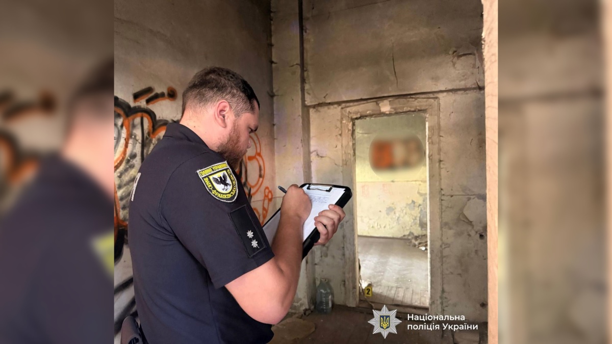 Місце злочину на вулиці Вовчинецькій в Івано-Франківську. Фото: поліція Івано-Франківської області