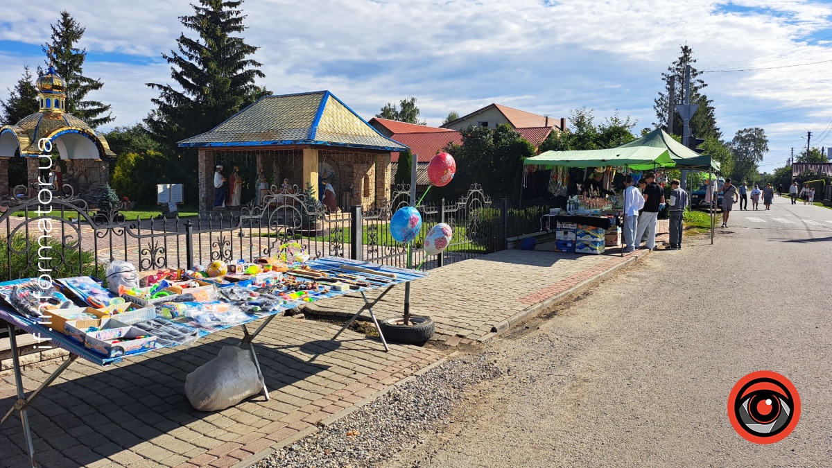 Ярмарок поблизу церкви Різдва Пресвятої Богородиці в Одаї Івано-Франківської області 8 вересня 2026 року