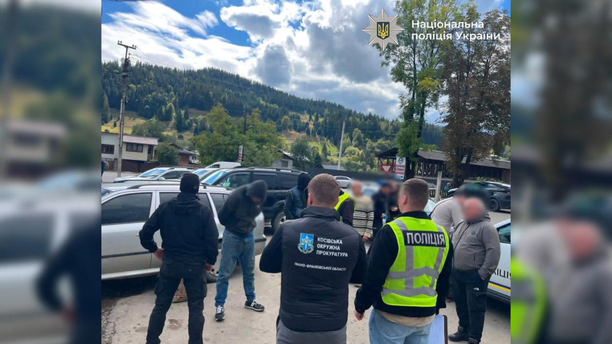 В Івано-Франківській області затримали 23-річного жителя Верховини, який організував канал незаконного перетину кордону