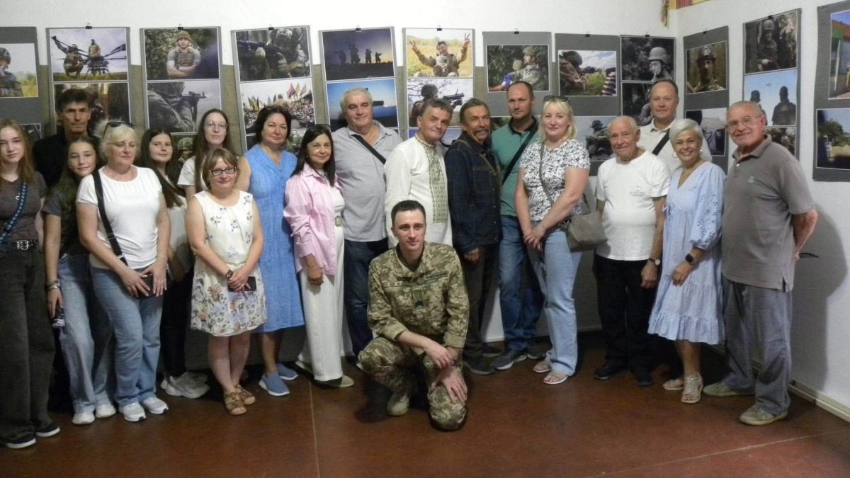 Відкриття виставки світлин Андрія Петрука «Крилатим ґрунту не треба».