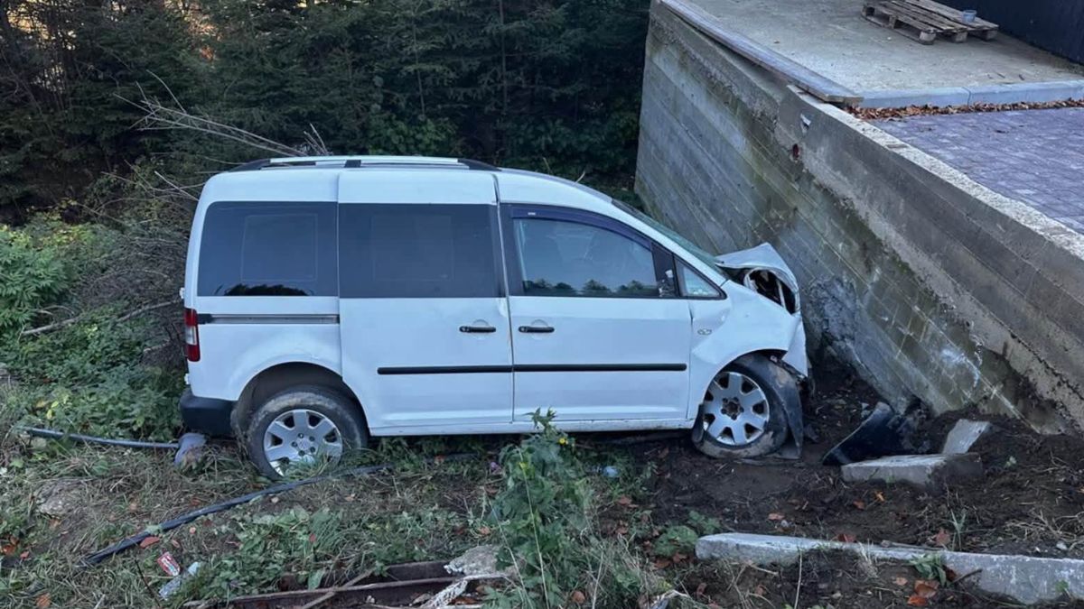 25 жовтня у селі Татарів Ворохтянської територіальної громади сталася дорожньо-транспортна пригода, у якій травмувалися четверо пасажирів, серед них — дитина.