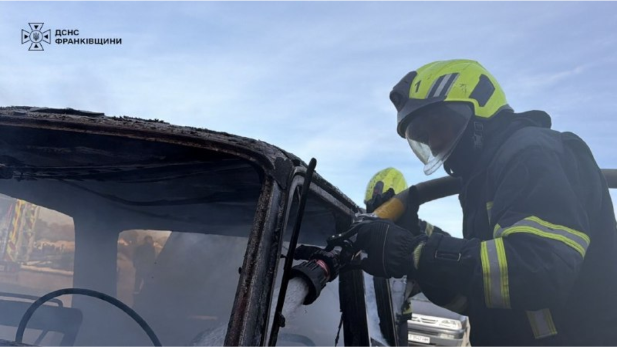 У Микитинцях надзвичайники ліквідували пожежу легкового автомобіля