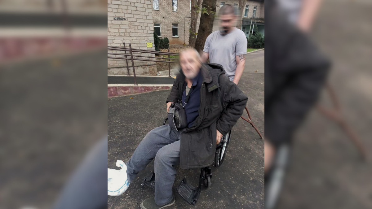 Військові франківської 102-ї бригади ТрО евакуювали мешканця з Берислава