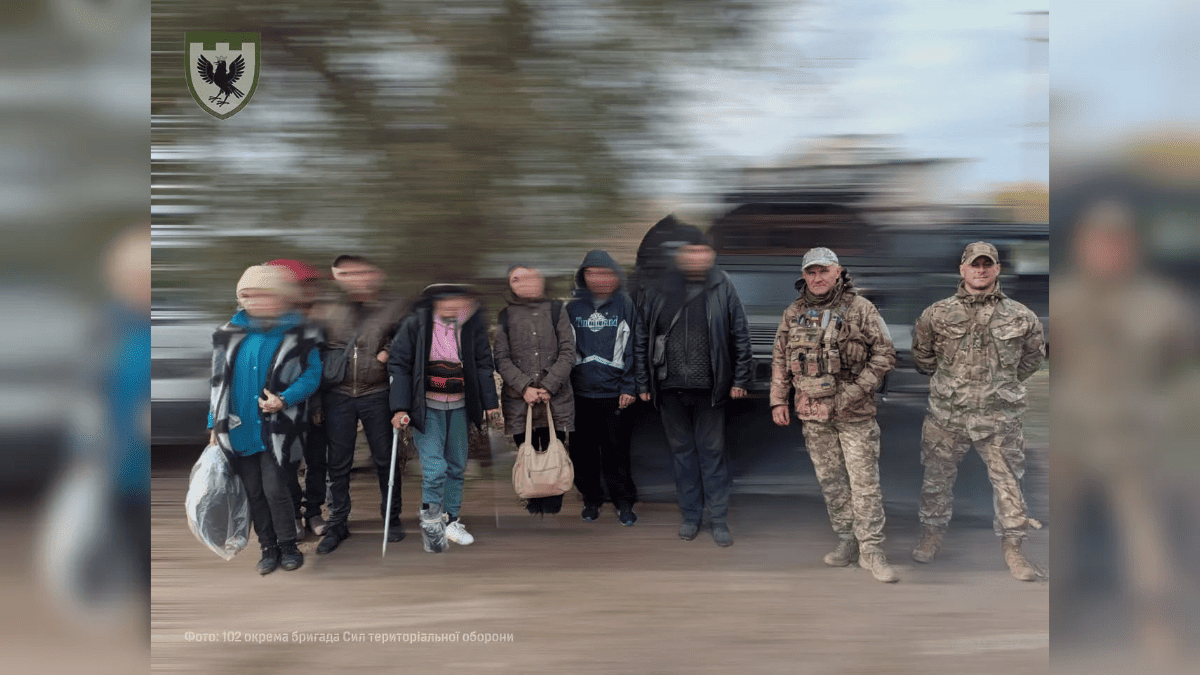 Бійці 102-ї окремої бригади ТрО евакуювали ще сімох жителів Херсонщини