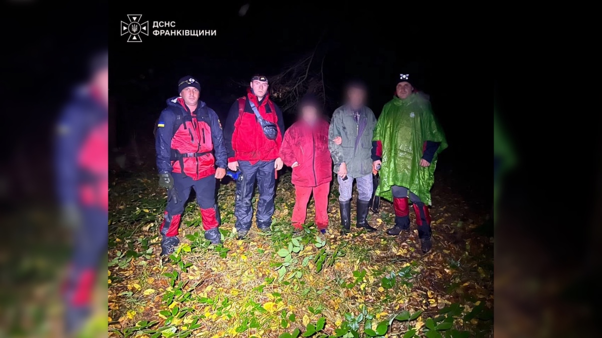 Рятувальники розшукали двох заблукалих у лісі осіб, які вирушили на збирання грибів поблизу села Ценжів Івано-Франківського району