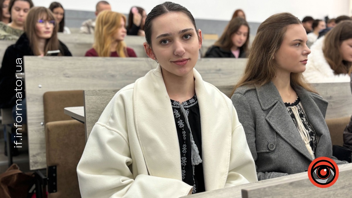 У Франківську написали Всеукраїнський радіодиктант