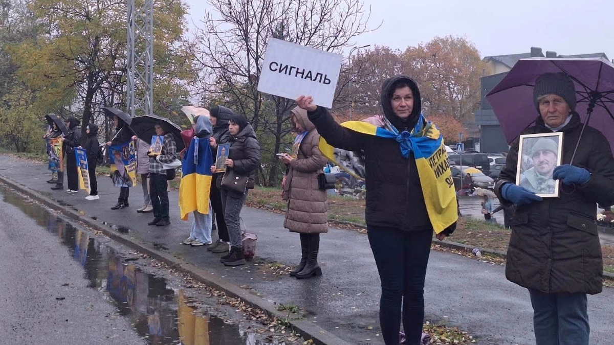 Мирна акція «Повернись живим» у Галичі 27 жовтня 2026 року. Джерело: Дубовецька територіальна громада